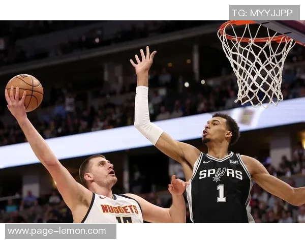 掘金与骑士常规赛精彩对决展现球队实力与战术较量